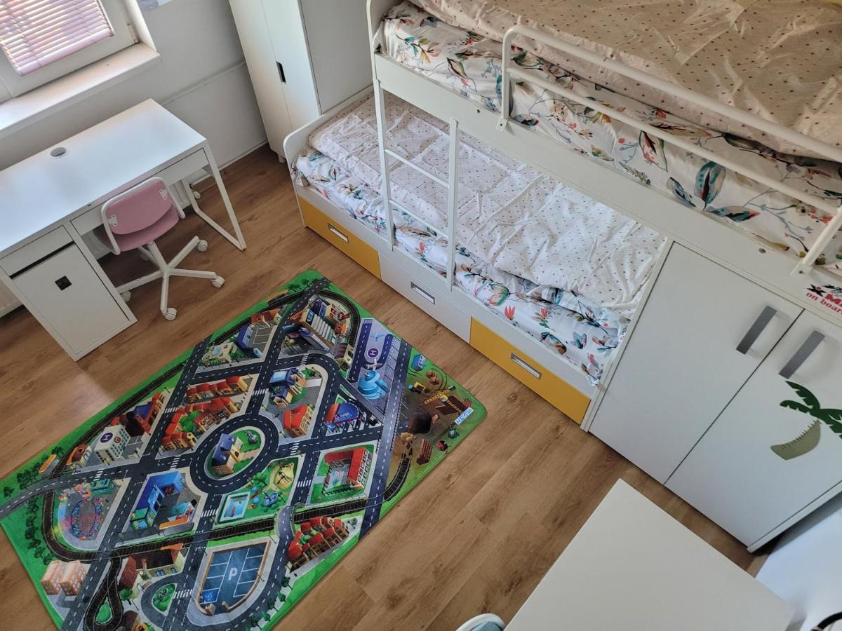 Apartment Family Friendly With Kids Room, Quiet And Peaceful